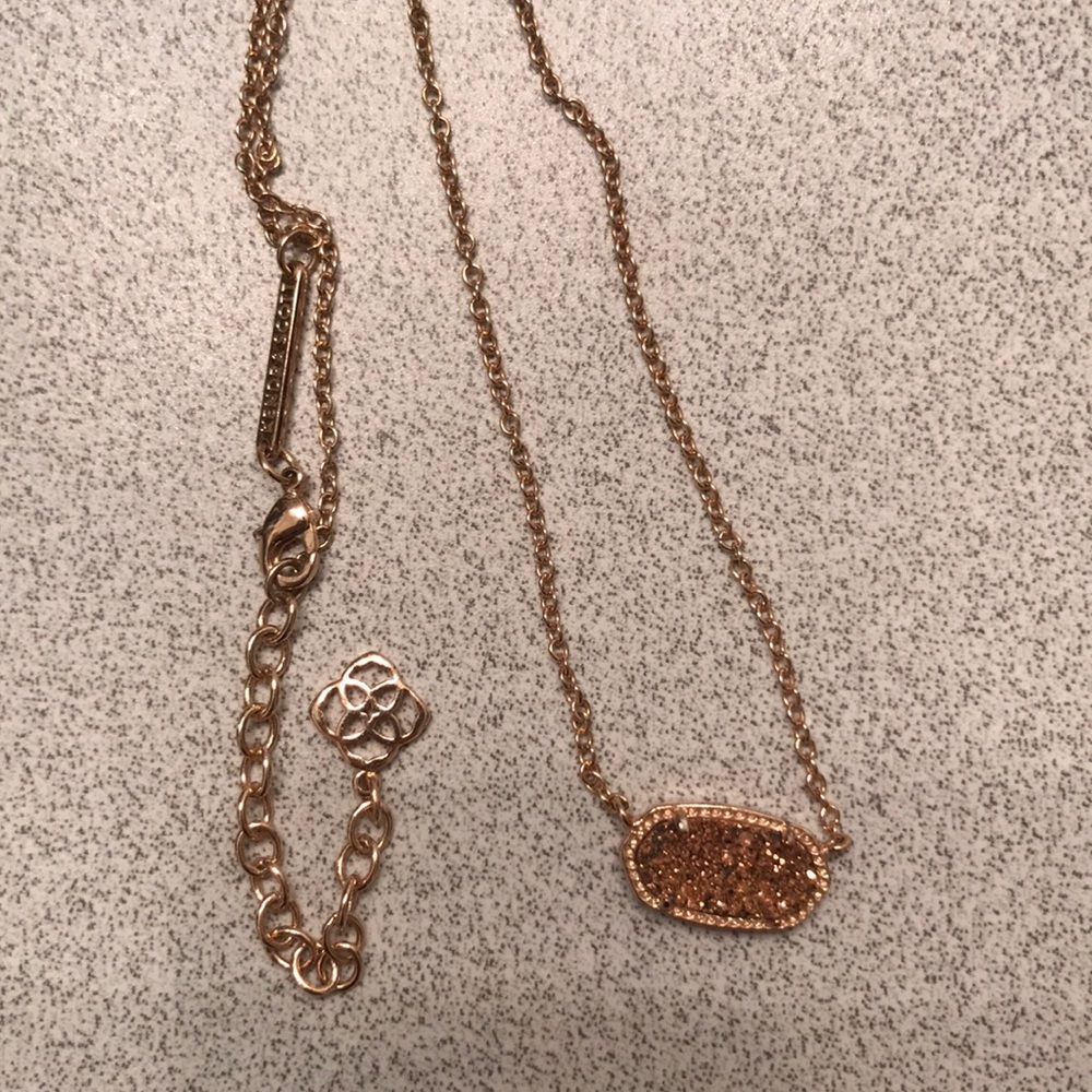 Kendra Scott necklace